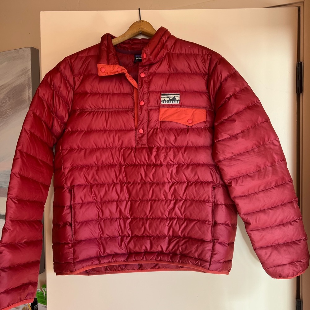 Patagonia Womens XL down snap pullover jacket.